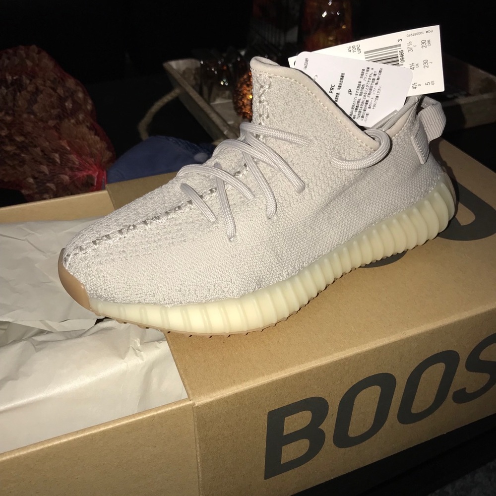 YEEZY 350 SESAME SIZE 5